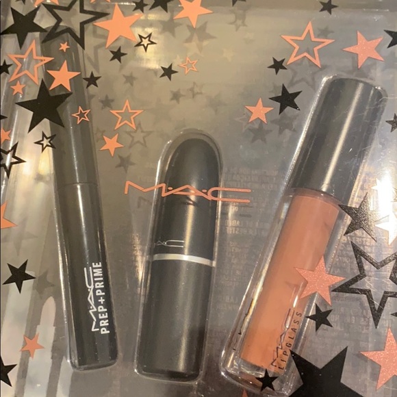 MAC Stars of the Party kit: Neutral 3 piece set - Picture 2 of 7